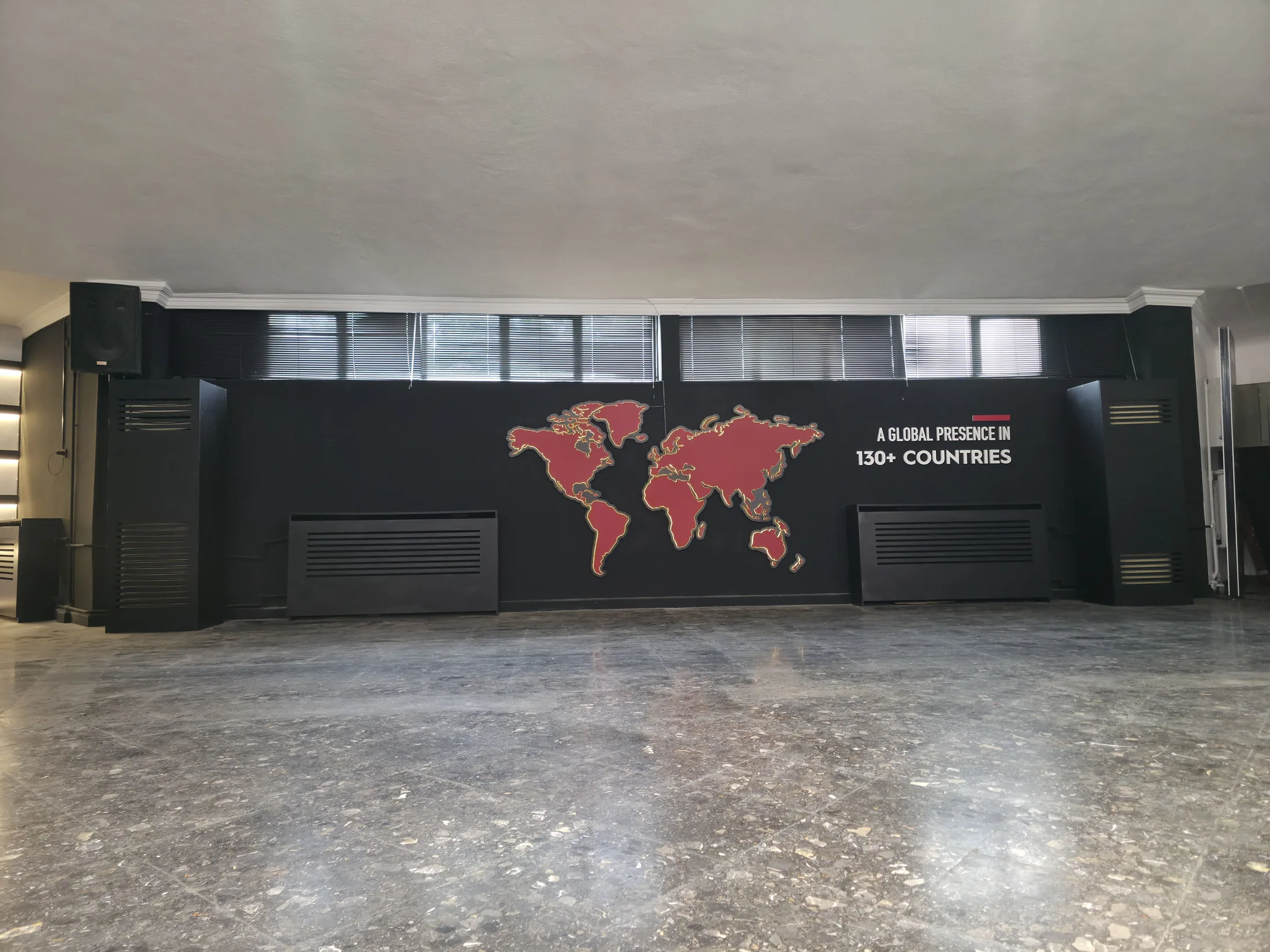 Petlas Global Harita Duvar Uygulamasi — Petlas