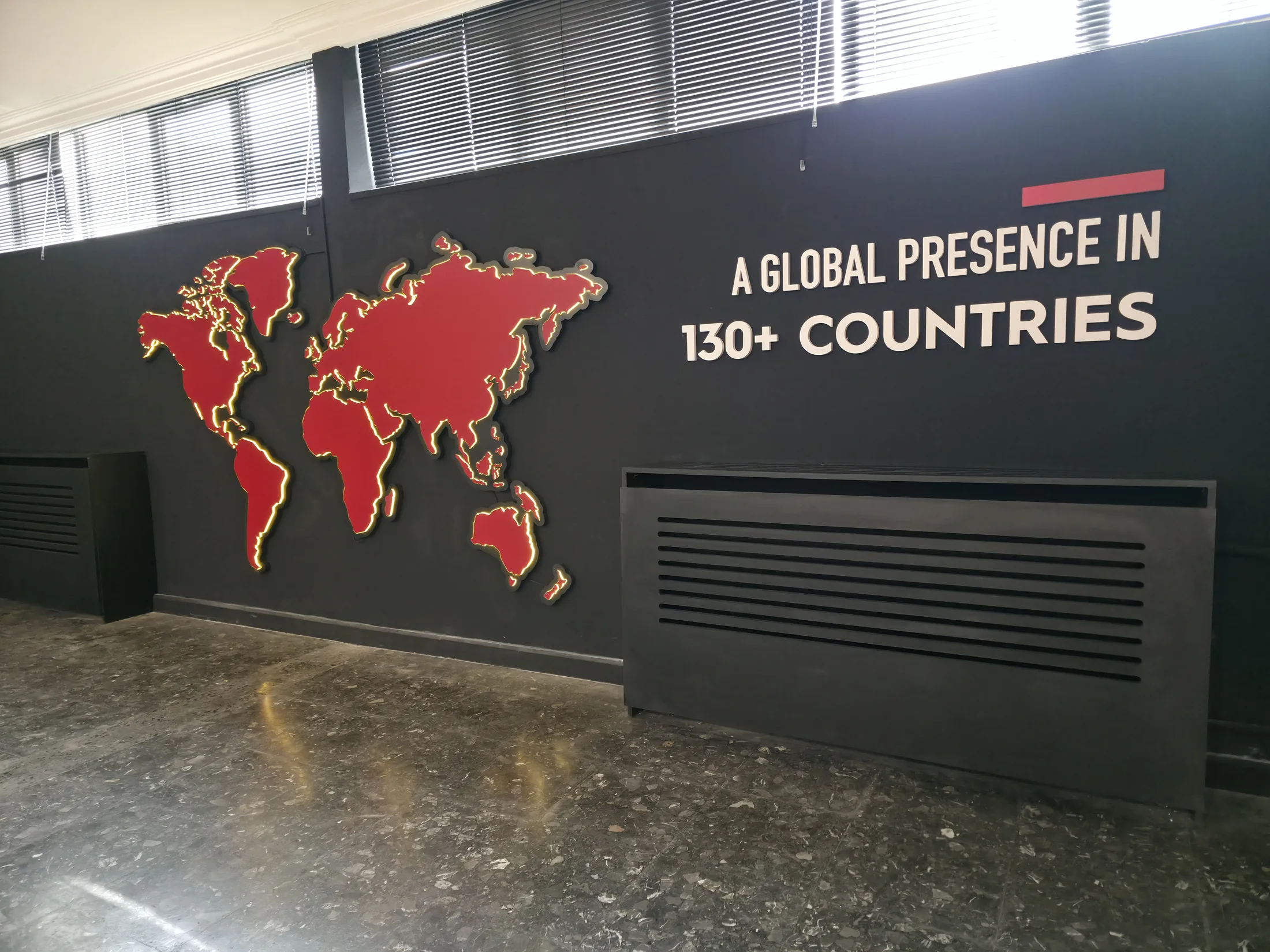 Petlas Global Presence Duvar Giydirme — Petlas